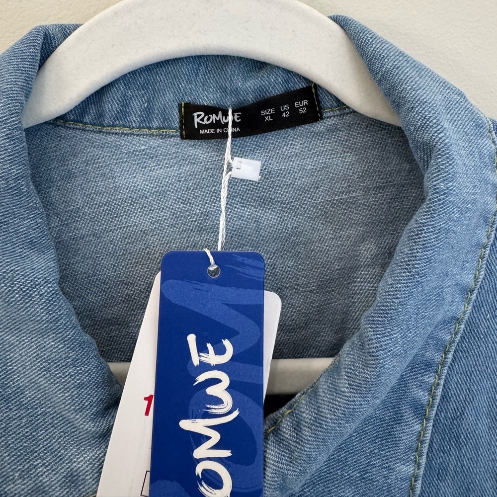 NWT ROMWE Oversized Light Wash Denim Jacket XL - Picture 3 of 7